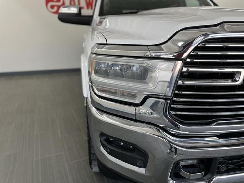 2019 RAM 2500 Laramie Crew Cab 4x4 6'4' Box
