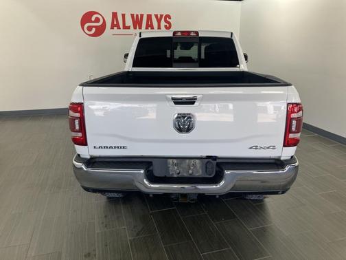 2019 RAM 2500 Laramie Crew Cab 4x4 6'4' Box