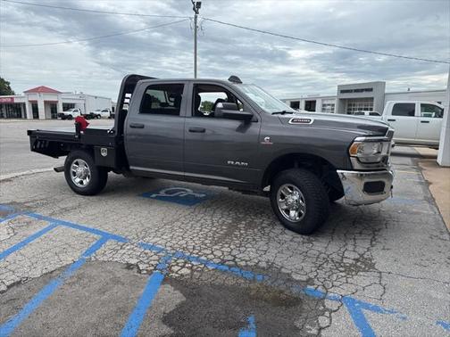 2020 RAM 2500 Tradesman Crew Cab 4X4 6'4' Box