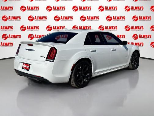 2019 Chrysler 300 S