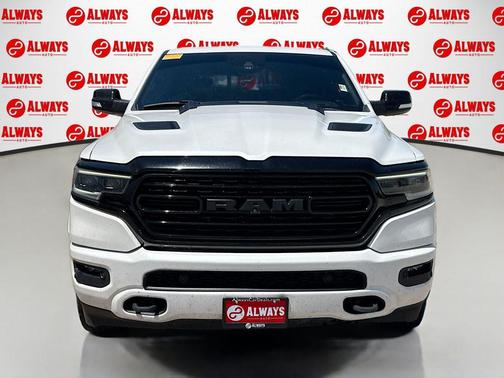 Ivory White Tri-Coat Pearlcoat 2021 RAM 1500 Limited