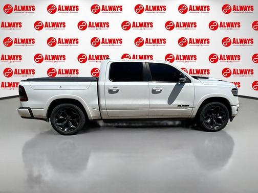 Ivory White Tri-Coat Pearlcoat 2021 RAM 1500 Limited