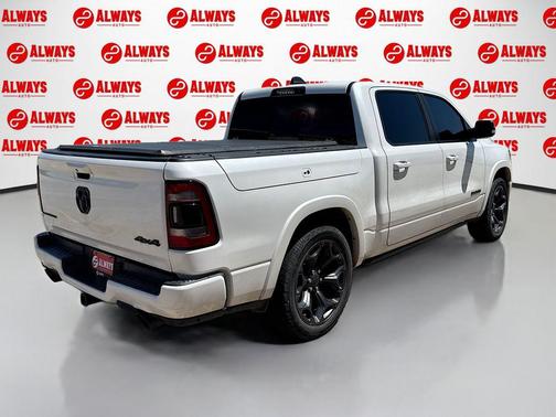Ivory White Tri-Coat Pearlcoat 2021 RAM 1500 Limited