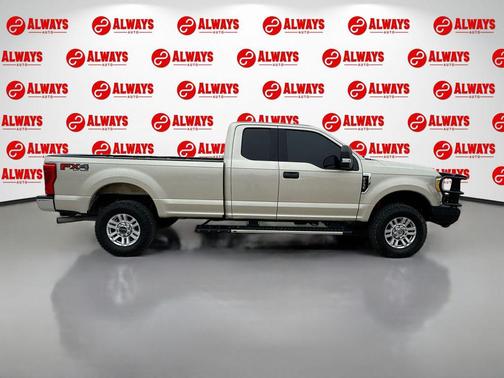 WHITE GOLD 2017 Ford F-250 XLT