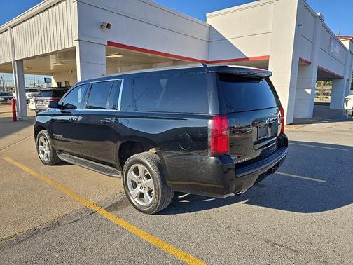 2017 Chevrolet Suburban LT
