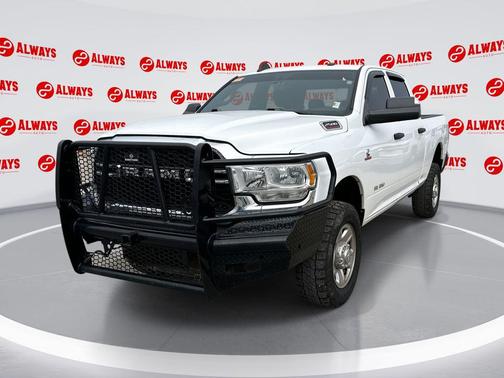2022 RAM 2500 Tradesman Crew Cab 4x4 6'4' Box