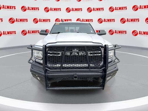 2022 RAM 2500 Tradesman Crew Cab 4x4 6'4' Box