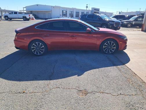 2021 Hyundai SONATA Limited
