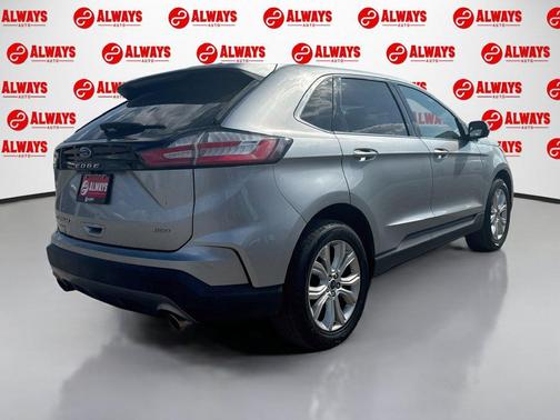 Iconic Silver Metallic 2022 Ford Edge Titanium