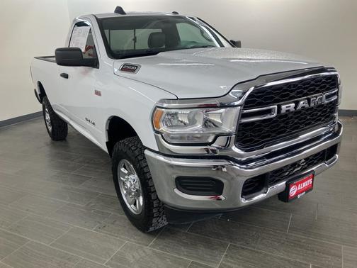 2022 RAM 2500 Tradesman Regular Cab 4x4 8' Box