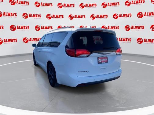 2018 Chrysler Pacifica Touring-L