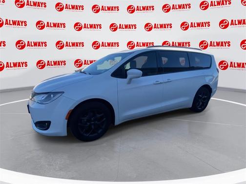 2018 Chrysler Pacifica Touring-L