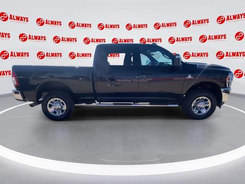 2024 RAM 2500 Tradesman Crew Cab 4x4 6'4' Box