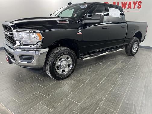 2024 RAM 2500 Tradesman Crew Cab 4x4 6'4' Box