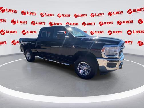 2024 RAM 2500 Tradesman Crew Cab 4x4 6'4' Box