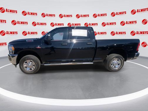 2024 RAM 2500 Tradesman Crew Cab 4x4 6'4' Box