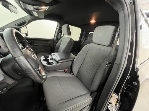 2024 RAM 2500 Tradesman Crew Cab 4x4 6'4' Box