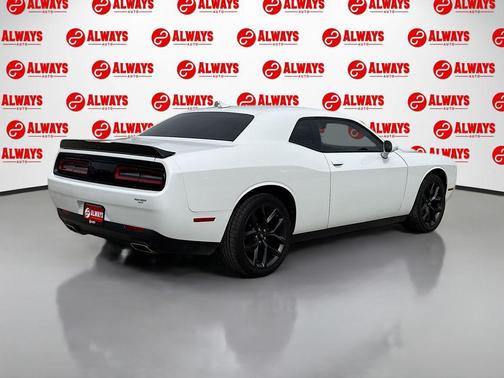2022 Dodge Challenger SXT