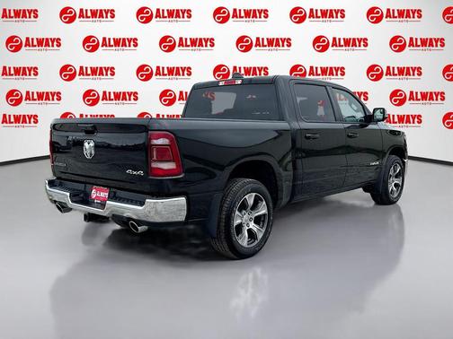 Diamond Black Crystal Pearlcoat 2023 RAM 1500 Laramie