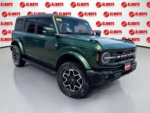 ERUPTION GREEN METALLIC 2024 Ford Bronco Outer Banks