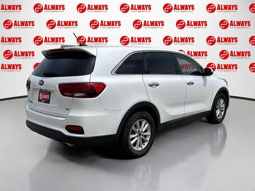 Snow White Pearl 2019 Kia Sorento LX