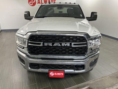 2024 RAM 3500 Big Horn Crew Cab 4x4 8' Box