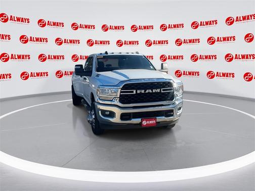 2024 RAM 3500 Big Horn Crew Cab 4x4 8' Box