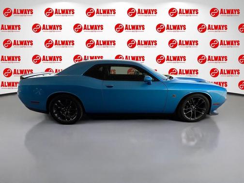 B5 Blue Pearlcoat 2023 Dodge Challenger R/T Scat Pack