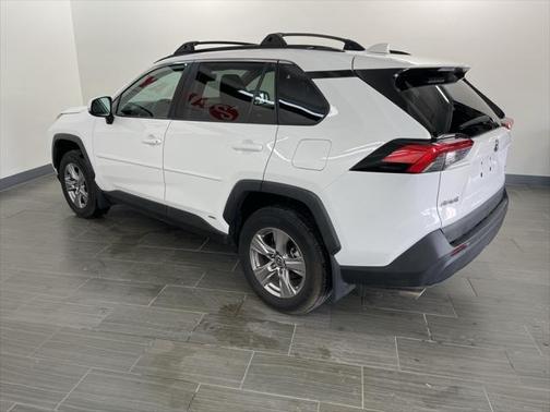 2022 Toyota RAV4 Hybrid XLE