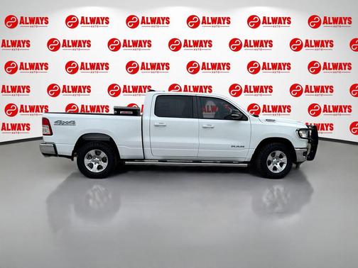 Bright White Clearcoat 2022 RAM 1500 Big Horn/Lone Star