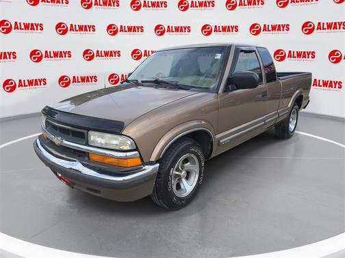 2002 Chevrolet S-10 Base