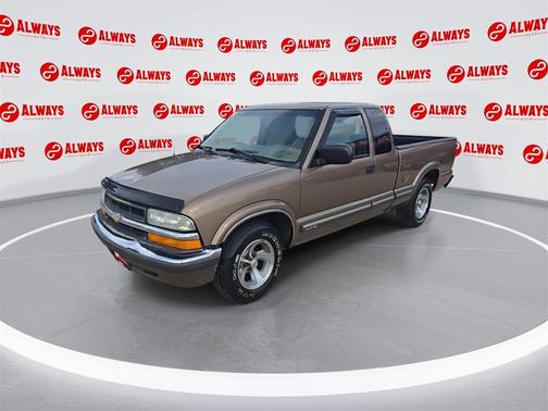 2002 Chevrolet S-10 Base