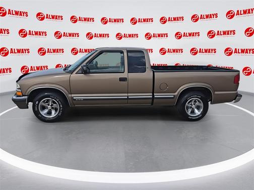 2002 Chevrolet S-10 Base