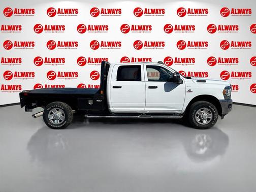 2023 RAM 3500 Tradesman Crew Cab 4x4 8' Box