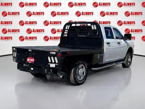 2023 RAM 3500 Tradesman Crew Cab 4x4 8' Box