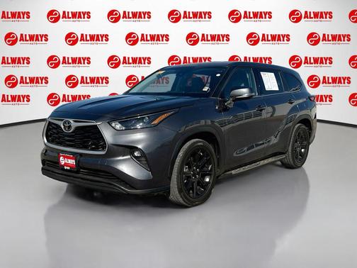 Magnetic Gray Metallic 2022 Toyota Highlander LE