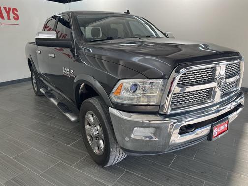 2018 RAM 2500 Laramie Crew Cab 4x4 6'4' Box