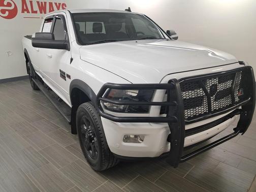 2017 RAM 3500 Big Horn Crew Cab 4x4 8' Box