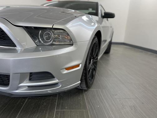 2013 Ford Mustang V6
