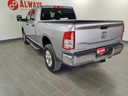 2023 RAM 3500 Big Horn Crew Cab 4x4 6'4' Box