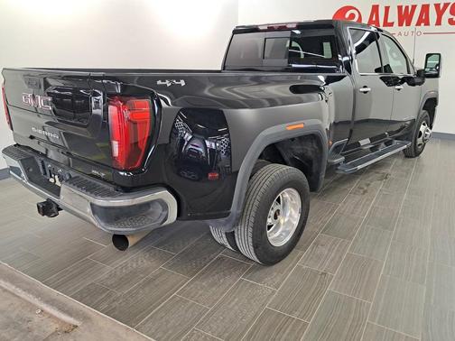 2023 GMC Sierra 3500 SLT