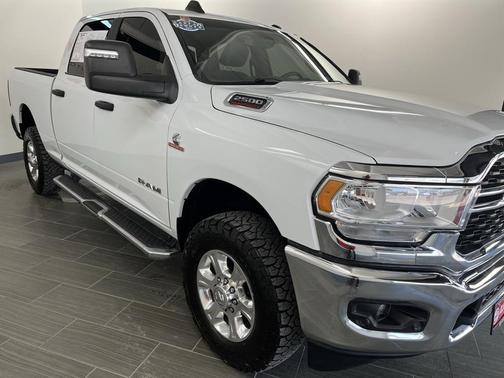 2023 RAM 2500 Big Horn Crew Cab 4x4 6'4' Box