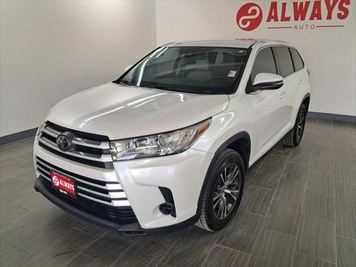2019 Toyota Highlander LE I4