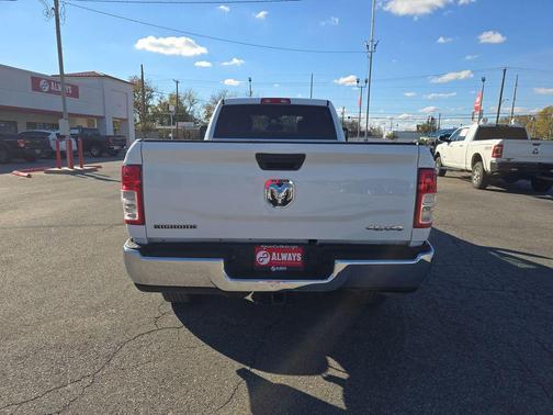 2024 RAM 2500 Big Horn Crew Cab 4x4 8' Box