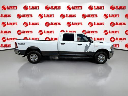 Bright White Clearcoat 2022 RAM 2500 Tradesman Crew Cab 4x4 8' Box