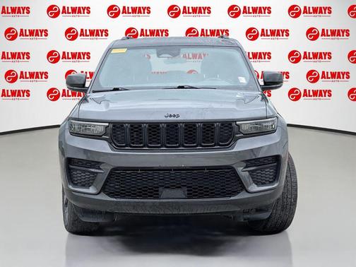 Baltic Gray Metallic Clearcoat 2022 Jeep Grand Cherokee Altitude