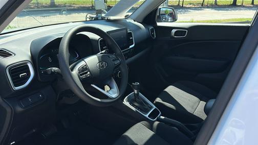 2024 Hyundai VENUE SE
