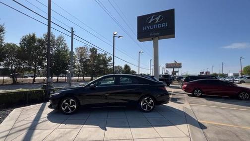 2022 Hyundai ELANTRA Limited