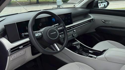 2025 Hyundai TUCSON SE