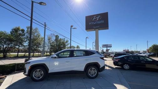 2025 Hyundai TUCSON SE